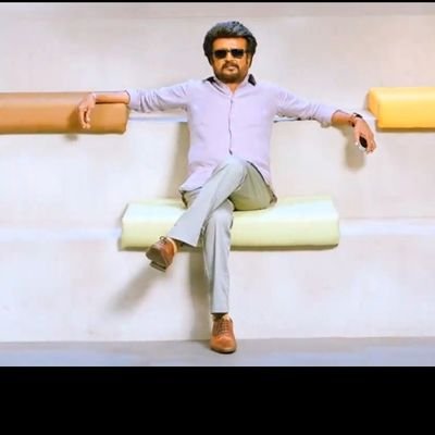 கைகட்டி வாய்மூடி.. யார் முன்னும் நான் நின்னு.. ஆதாயம் தேடாதவன்.. அந்த ஆகாயம் போல் வாழ்பவன்...