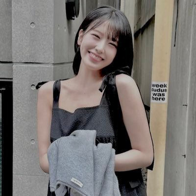 elycser's profile picture. 