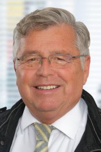 Rentner & Ex-Unternehmensberater | Ehem. Versicherungsmakler | ⚡ Versicherungen, Krypto, E-Autos & Reisen 🚐 | Gedanken aus Beruf & Leben | 👨👩👧👦