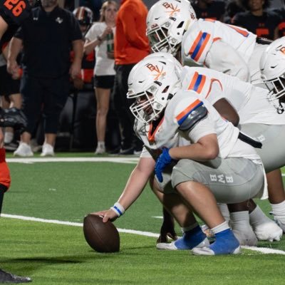 James Bowie Highschool | Co 25 🎓 | C |5’5,200 lbs | Bench: 280 Squat: 390 | Gmail (Kv2007123@gmail.com) Hudl: https://t.co/vGZa7eFkmz