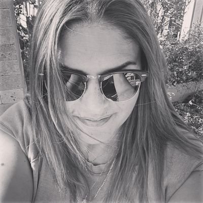 במרוק'ה הייתי המקוח'ה של המלך.
אלרגיה קשה ללפידיוטים, מרקסיסטים,קפלניסטים ונרקסיסטים.
מכורה לוופלים לימון וגויאבות 🥰
ערוצי התבהלה הם אויב המדינה!
