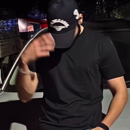 curious_monk_'s profile picture. / 22