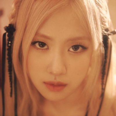 ChaengLisa_97's profile picture. 