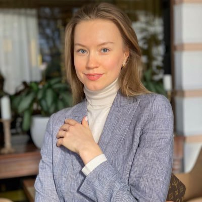 Always love life and work
Hobbies are: traveling, golf, tennis, shopping, nails, hair coloring, yoga and fitness.