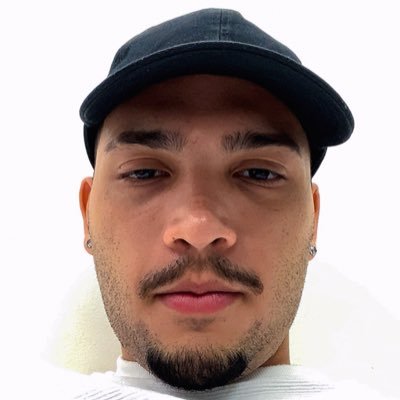 estrolego's profile picture. sabia de tudo quando eu tava aqui 🌹
021