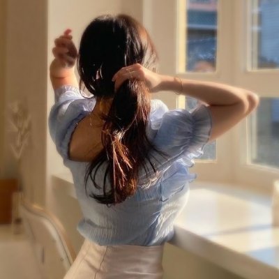 私たちは友達になり、一緒にデートや会話を楽しむことができます。一緒に買い物をして、親密なカップルの楽しさを味わう,LINEで私を追加してくださ