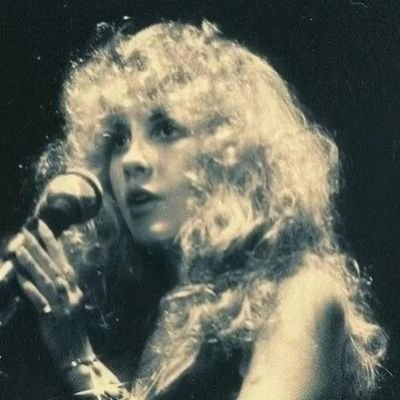 bieergemote's profile picture. 蕾，他给你的糖果项链，再戴着就要融化弄脏衣服了/可以跟我说说话
地下情人：@lgwxsczdngyy  

https://t.co/Re431zOn4C