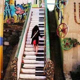 elena_skam's profile picture. 