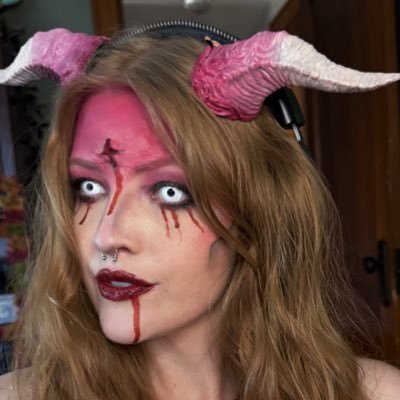 i play games and complain | https://t.co/ebk1FwFwNR | Godessofkitties.ttv@gmail.com