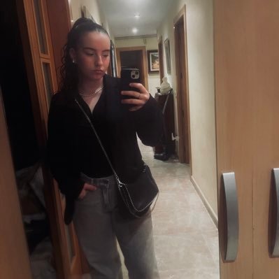 tinasntaella_13's profile picture. mec