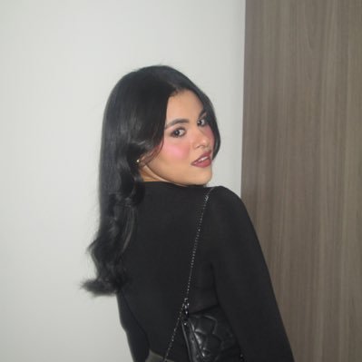 marianagtzar's profile picture. Chequeando tw a ver si escribes de mi