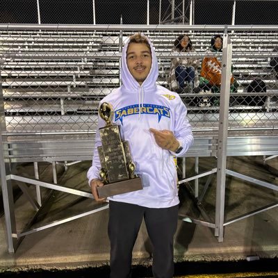 Tre_smith22's profile picture. RB coach for @menashafootball