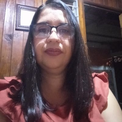 Docente de primaria Msc en Gerencia Educativa, Doctora en Educación Upel Rubio, Investigadora académica y fanática del debate educativo