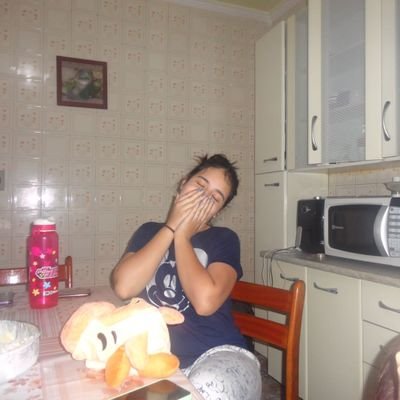 a_justthoughts's profile picture. aqui é o lado feio de tudo.