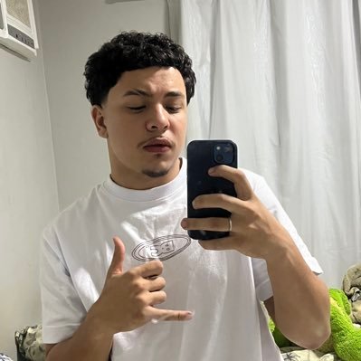 VinnicyosA's profile picture. 🏄