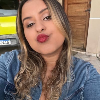 Viver é melhor que sonhar ✨ | Libriana, noveleira e nascida pra ser Coxa | Apago tweets quando não concordo mais comigo mesma.