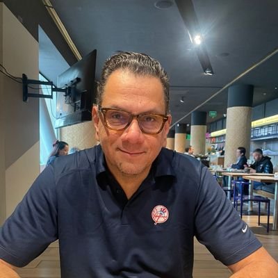 Veracruzano
Economista, Abogado (Civil / Familiar / Penal) Maestro en Gobierno
