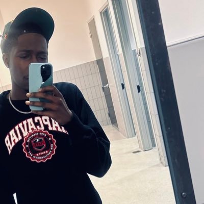 You saw a tweet you liked so you think it’s safe here. I’m not here for discourse or discussion and your disagreement is personal #FreeMyGuys #KeepTheChange