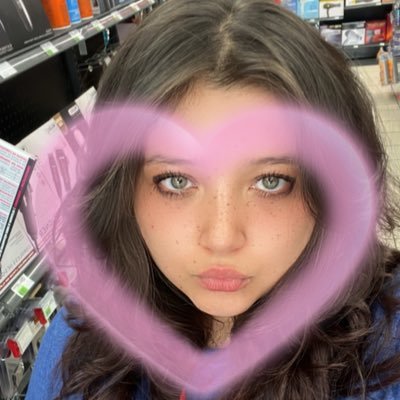 alyssaayvonne's profile picture. insta- @ alyssaa.yvonne