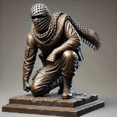 بدل أن يقولوا: خذلنا معركة طوفان الأقصى، ونبحنا كالكلاب خلف قادتها!
وبدل أن يقولوا: نحن من خان الأمانة، وطعن ظهر المقاومه
