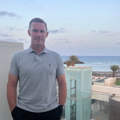Ex pro / semi pro footballer 450 games over 16 yrs & retired Specialist Assistant Referee. Chelsea fan. In “The Job” If you know you know TJF 😁