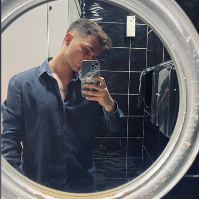 Abertan_06's profile picture. ⚙️ Mühendislik öğrencisi | ✊ CHP gönüllüsü | 🇹🇷 Laik ve adil Türkiye için | 💛💙 Fenerbahçe