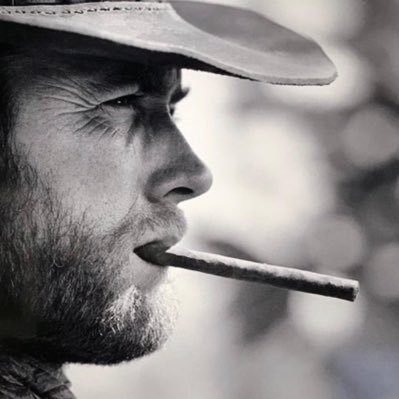 Valy833's profile picture. Less is more .