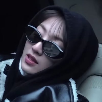 httpsmyoi's profile picture. once first, multi stan second | #1 twice stan