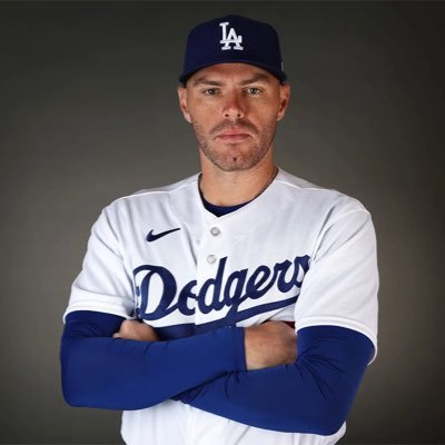 Sports, Pop Culture, Music. In that order. Fan of Lakers, Galaxy, Dodgers, LA Kings and 49ers. Also a pro wrestling mark