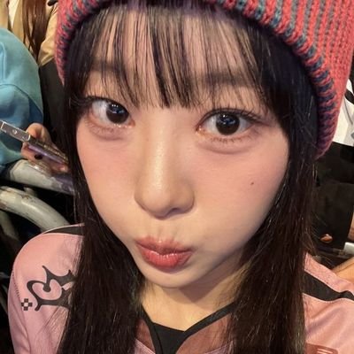 i'm in this loona thing forever.
collecting hyunjin, kim lip and yves 🩰
