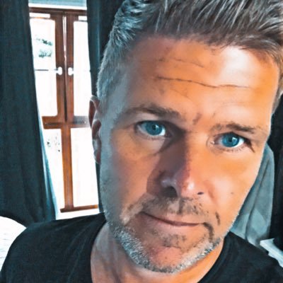 Mancfella's profile picture. Just a normal guy in a ridiculous world. I love a Pina Colada