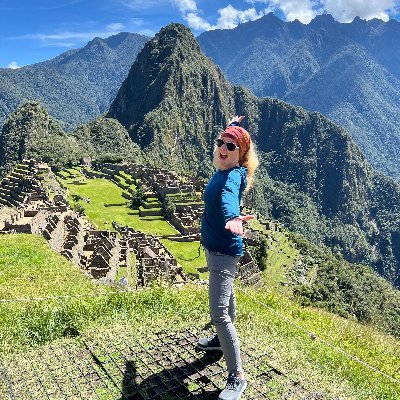 Director of Tech Integration, Adjunct Professor, INFOhio iCoach, Google Certified Educator, DEN Star, Promethean user, Apple Learning Coach, Mom 💖