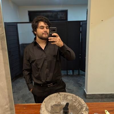 Software Engineer |
Guitarist |
Broadcast Producer & Stream Master