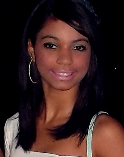 •• A minha imagem é você quem faz;
mas a minha vida, sou eu quem vivo !!  =)