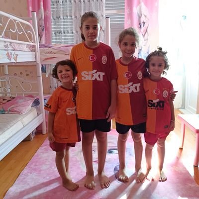 karacarecep00's profile picture. 