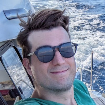 LeoIsTallish's profile picture. He/Him. Likes to play. Android developer. Rides his bike in Berlin.