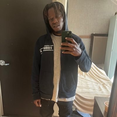 She like the head🏥 5'5 Shorty 26🥵 🇦🇬🇺🇲 NYC🗽 #15/#22 SVFC..Soccer Player/ 🎨 Painter/ Auto Tech👨🏾🔧 Aquarius♒Hii🗣💨 Broke so send me money $Rvssian222