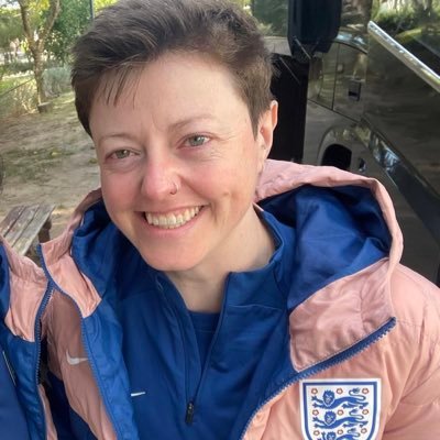 Sports Physio. Dr of sports flooring @CHi2PSBath @UKCCIIS. Committee member for #EDB @TheCSP, @BASEM_uk & @physiosinsport. #AuDHD