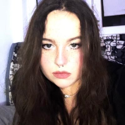 krysiazamach's profile picture. nie bierz życia na poważnie bo i tak umrzesz