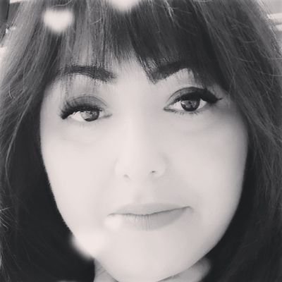 AyIpeknur's profile picture. Kimseye kızmıyorum nefret de etmiyorum bunlar geçici duygular ama iliklerime kadar kırılıyorum kolaysa bunu onarın...