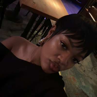 prettylilliee's profile picture. 