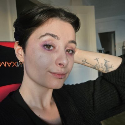 ninouchka68's profile picture. Joueuse multi gaming  / 23yo
diplomé en maquillage et effet spéciaux
 / Compte maquillage  
https://t.co/9C41kWFu0V