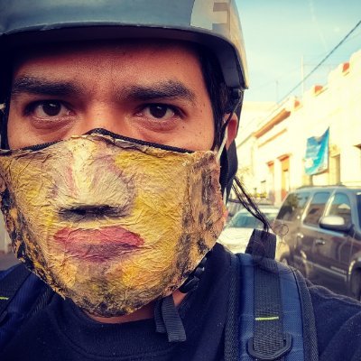 Artista escénico, diseñador, tallerista, docente, tururú
