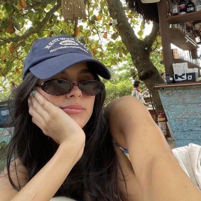 readbysah's profile picture. @flamengo ⚽️ @phillies ⚾️ @edmontonoilers🏒⠀“books are better than people”📚