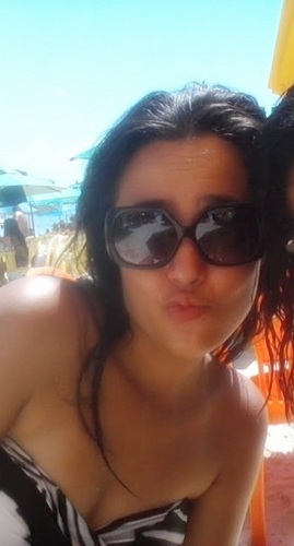 Você tem o direito de sentir qualquer emoção que queira e fazer o que deixa feliz.   (Demi Lovato)