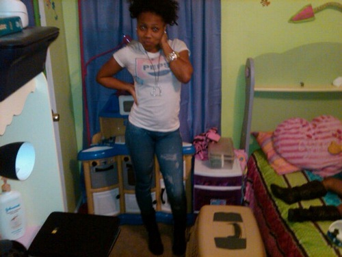 no BIO needed follow her & she gon follow back! btw this @fEBRUARy__24
