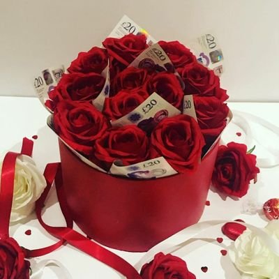 MPhoephil's profile picture. All things bright are beautiful.
Messenger of love,gifts,surprises,serenading,and souvenir package.
Putting smiles on you and your loved one's faces.
Fb,Ig&Tikt