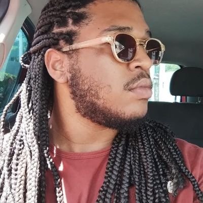 maxgabrieo's profile picture. tão simples quanto o curso da água