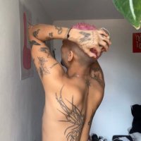 ×julian (@whosjulian_) 's Twitter Profile