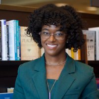 Danielle (@poetrybooksya) Twitter profile photo